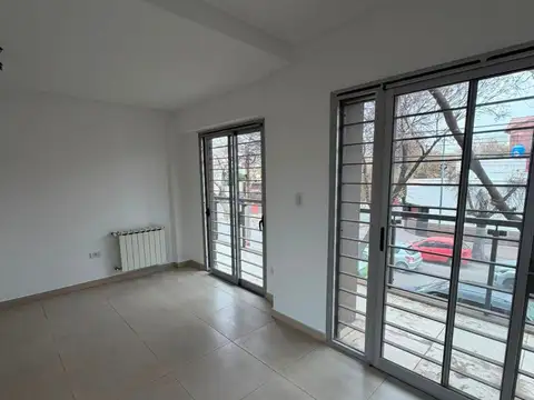 Departamento 6 ambientes con 2 baños