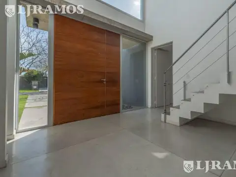 Casa con 3 dormitorios mas dependencia en venta / alquiler  en EL ENCUENTRO.