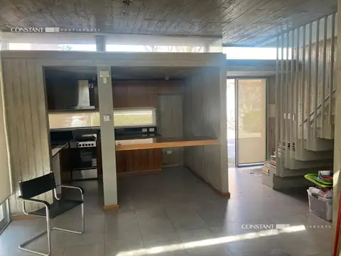 Depto Tipo Casa en Alquiler de 4 ambientes