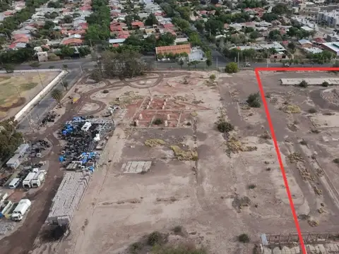 Terreno en Venta 87  mts Frente