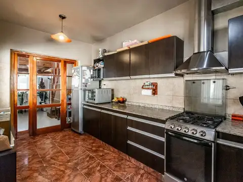 Venta Casa 4 AMB, Patio, Pileta cochera S Lugares