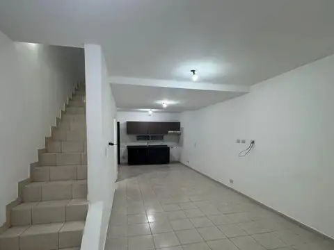 Departamento en Alquiler en Sourigues, $ 650.000