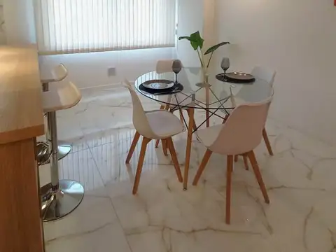 Santiago del Estero 1700, Piso 5