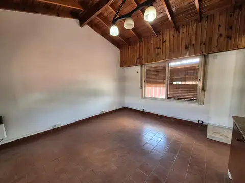 Depto Tipo Casa en Alquiler de 3 ambientes