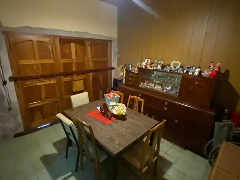 VENTA CASA DOS PLANTAS, COCHERA Y PATIO ZONA NORTE