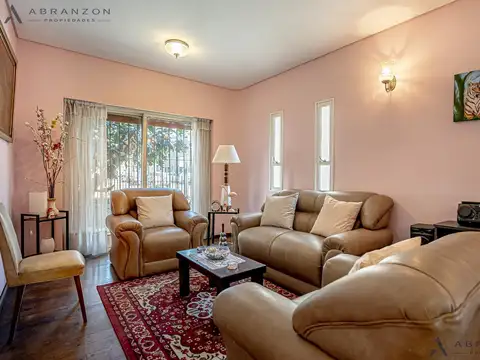 Allende 2400 Casa cochera terrazas Monte Castro 281m2