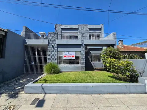 Casa 5 ambientes con jardín en Venta en Villa Sarmiento