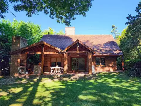 Casa en Venta con 2 cocheras