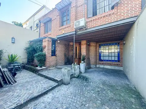 Casa 6 ambientes con 2 baños