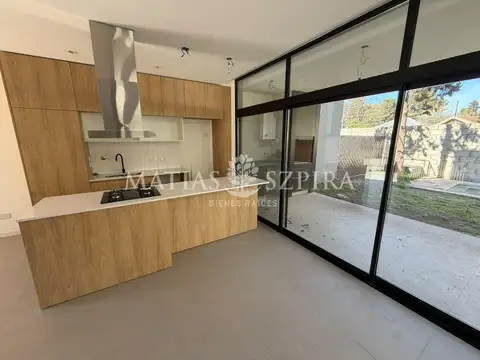 Casa en Venta en Barrio Parque Leloir, USD 335.000