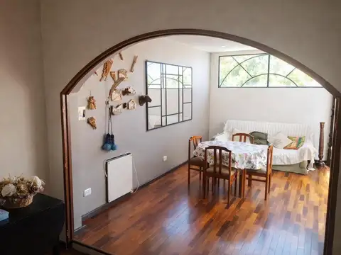 PH en Planta Alta  Ideal para Vivienda y Oficina  Zona Monumento a Guemes