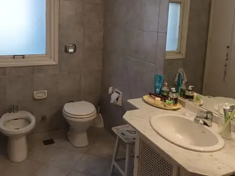 Departamento 5 ambientes con 3 baños