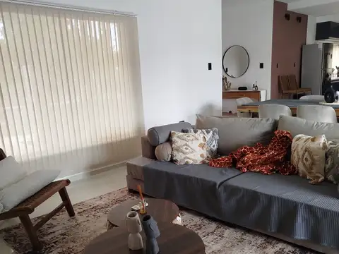Casa 2 ambientes con 2 baños
