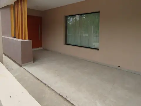 Casa moderna a estrenar estilo chalet con pileta en Goudge – Apta crédito