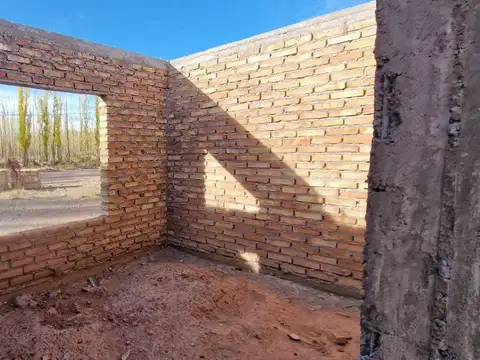 TERRENO DE 700 M2, CON CASA EN OBRA GRUESA BARREAL