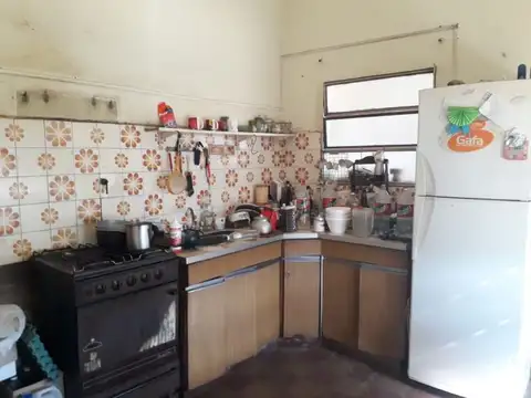 Casa 6 ambientes con 3 baños