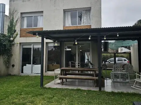CASA 2 DORMIS C/COCHERA EN FISHERTON -  EN PH