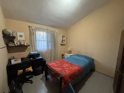 VENTA CASA 4 DOR  + DEPARTAMENTO EN 20 DE JUNIO