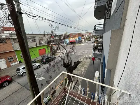 Depto Tipo Casa 4 ambientes con 2 baños