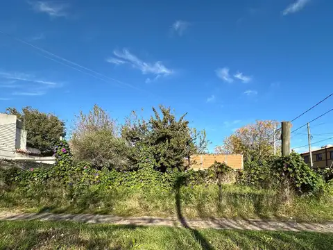 Terreno en Venta en Rafael Calzada, USD 40.000