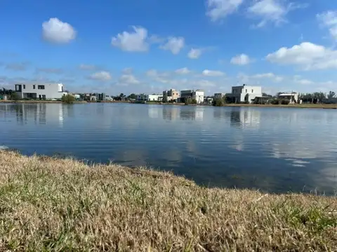 Terreno en Venta de 834,0 m2