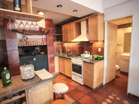 Piso de lujo con quincho, terraza y 2 cocheras sobre Av. Pedro Goyena