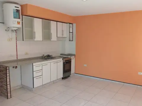 Sarandí 400, Piso 1