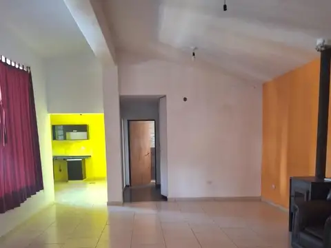 Casa 3 ambientes con 1 baño
