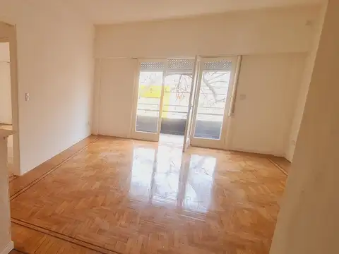 Avenida Juan De Garay 3200, Piso 1