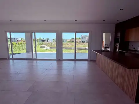 Casa en Alquiler 1 año