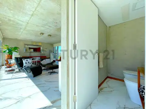 VENTA | Imponente casa de 8 ambientes, parque, pileta, ascensor, hidromasajes, sauna, garaje, en el