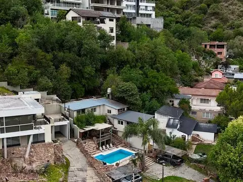 Casa 6 ambientes con 2 baños