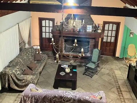 Excelente chalet con piscina