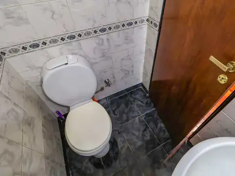 VENTA CASA 3 AMBIENTES CON COCHERA EN MONTE CASTRO