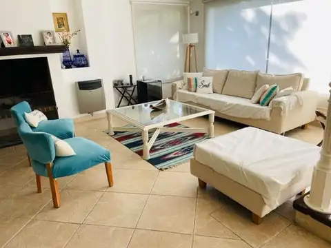 Casa 7 ambientes con 4 baños