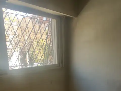 Depto Tipo Casa en Venta en Ramos Mejia, USD 122.000