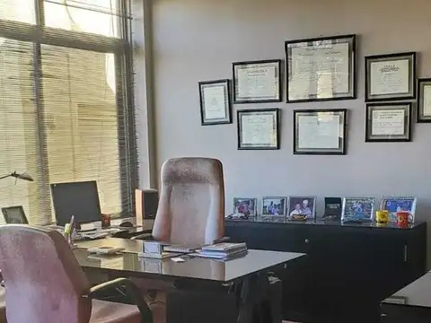 Oficina en Venta al Este