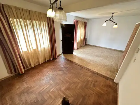 Depto Tipo Casa en Venta de 5 ambientes