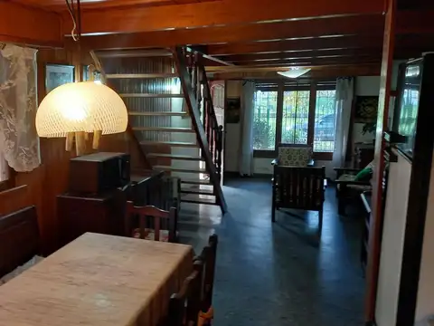Casa 5 ambientes con 2 baños