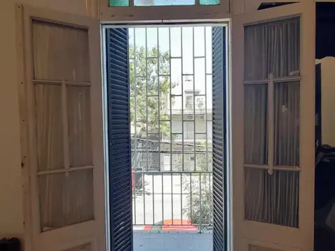 Casa 6 ambientes con 1 baño