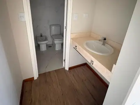 Departamento en Alquiler en Arguello, $ 1.600.000