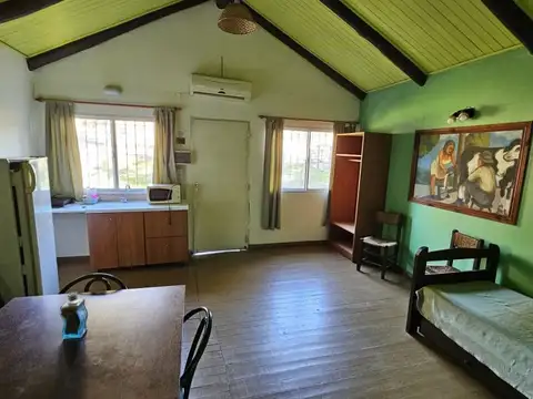 Casa 2 ambientes con 1 baño