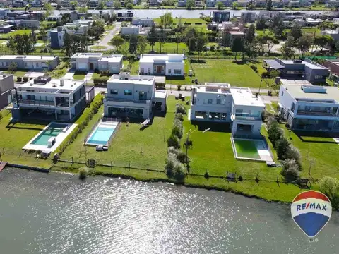 CASA 5 AMBIENTES EN VENTA EN SAN LUCAS