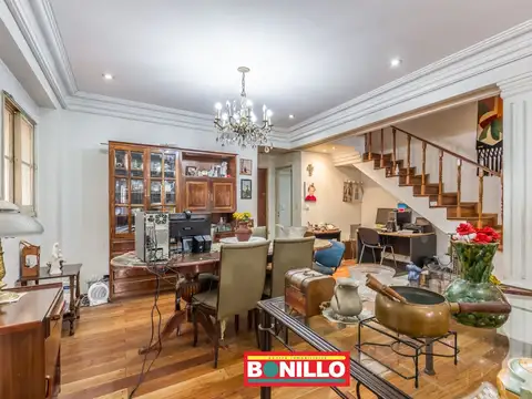 Casa en Venta con 4 cocheras