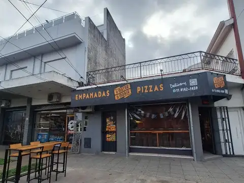 Venta Fdo. de Comercio. Barrio Parque Bernal. Pizzeria.