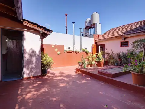 Venta Casa 6 Amb c/ Coch-Terraza-Quincho Floresta