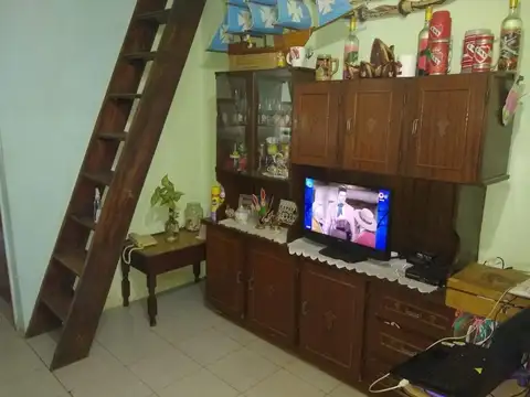 EXCELENTE OPORTUNIDAD , CASA DE 4 AMBIENTES