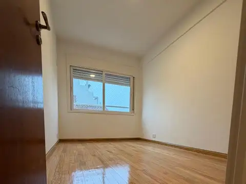 DEPARTAMENTO DE 3 AMBIENTES, IMPECABLE ESTADO EXCELENTE ZONA Y OPORTUNIDAD