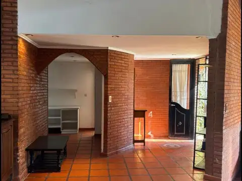 Casa en Venta con pileta en Country El Paraiso