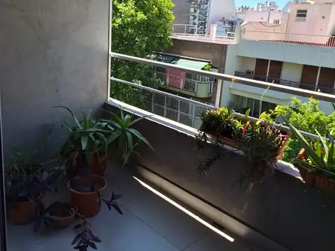 Departamento en alquiler en Villa Crespo, Excelente 3 Ambientes C/balcon, 2 Baños. Cochera y Amenities. Apto Prof.